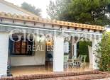 Resale - HOUSE -
ORIHUELA COSTA - Punta Prima