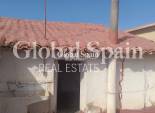 Resale - HOUSE -
SALINAS - Inland