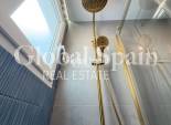 Wederverkoop - APPARTEMENT -
TORREVIEJA - Torrevieja