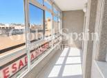 Wederverkoop - APPARTEMENT -
TORREVIEJA - Estacion de autobuses