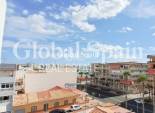 Wederverkoop - PENTHOUSE -
TORREVIEJA - Playa De Los Náufragos