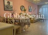 Resale - House -
TORREVIEJA - Center