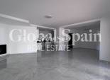 Revente - APPARTEMENT -
TORREVIEJA - Torrevieja