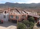 Resale - VILLA -
LA ROMANA - Inland