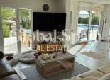 Resale - VILLA -
CREVILLENTE