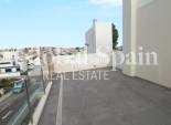Resale - VILLA -
VILLAMARTÍN - Costa Blanca