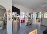 Wederverkoop - APPARTEMENT -
TORREVIEJA - Torrevieja