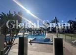 Wiederverkauf - WOHNUNG -
LA ZENIA - Costa Blanca