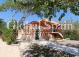 Wederverkoop - HUIS -
Catral - Catral - Country