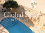 Wiederverkauf - VILLA -
LA ZENIA - Costa Blanca
