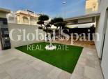 Wederverkoop - VILLA -
ROJALES - Cuidad Quesada