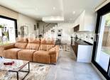 Revente - VILLA -
VILLAMARTÍN - Costa Blanca