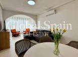 Wederverkoop - APPARTEMENT -
TORREVIEJA - Acequion