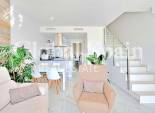 Wederverkoop - HUIS -
TORREVIEJA - LOS BALCONES - LOS ALTOS