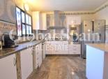 Resale - VILLA -
ORIHUELA COSTA - Villamartin