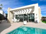 Venta - VILLA -
SAN MIGUEL DE SALINAS - Urbanizacion Blue Lagoon