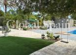 Resale - VILLA -
CREVILLENTE