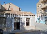 Venta - CASA -
LOS MONTESINOS
