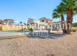 Wederverkoop - VILLA -
CIUDAD QUESADA