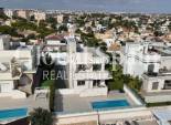 Wiederverkauf - VILLA -
LA ZENIA - Costa Blanca
