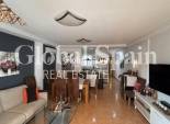 Wederverkoop - APPARTEMENT -
TORREVIEJA - Torrevieja