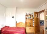 Wederverkoop - APPARTEMENT -
TORREVIEJA - Torrevieja