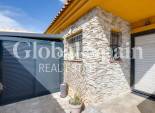 Resale - VILLA -
LOS MONTESINOS - La Herrada