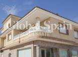 Venta - CASA -
LOS ALCÁZARES