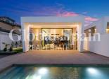 Wederverkoop - VILLA -
EL CHAPARRAL - Inland