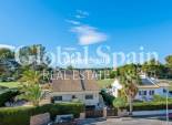 Resale - Villa -
ORIHUELA COSTA - VILLAMARTÍN