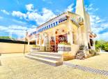 Wiederverkauf - VILLA -
LA ZENIA - Costa Blanca