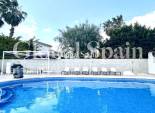 Wiederverkauf - VILLA -
CATRAL - Costa Blanca