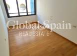 Wederverkoop - APPARTEMENT -
TORREVIEJA - Puerto
