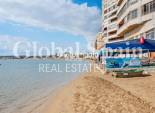 Revente - APPARTEMENT -
TORREVIEJA - Playa del Acequión