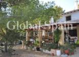 Resale - HOUSE -
TORREMANZANAS - Costa Blanca