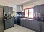 Resale - VILLA -
ORIHUELA - Inland