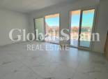 Revente - APPARTEMENT -
TORREVIEJA - Punta Prima