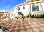 Resale - VILLA -
CIUDAD QUESADA