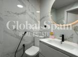 Wederverkoop - APPARTEMENT -
TORREVIEJA - Torrevieja