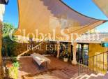 Resale - VILLA -
ORIHUELA COSTA - La Florida