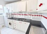 Wederverkoop - APPARTEMENT -
TORREVIEJA - Estacion de autobuses