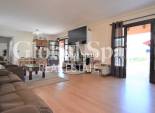 Resale - VILLA -
ORIHUELA COSTA - Villamartin