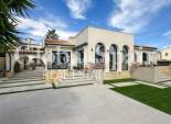 Revente - VILLA -
ORIHUELA - Inland