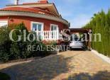 Wederverkoop - VILLA -
ROJALES - Inland