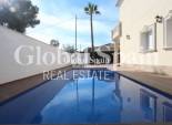 Wiederverkauf - Villa -
ORIHUELA COSTA - CABO ROIG
