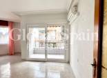 Resale - APARTMENT -
TORREVIEJA - Paseo maritimo