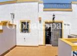 Odsprzedaż - DOM -
TORREVIEJA - 