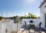 Resale - VILLA -
TORREVIEJA - Aguas Nuevas