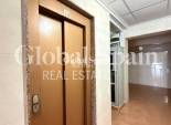 Revente - APPARTEMENT -
TORREVIEJA - Estacion de autobuses