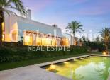 Neubau - VILLA -
CASARES - Pedregales